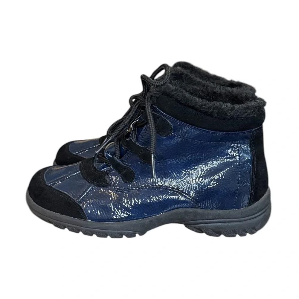 Wanderlust Winter Boots - Black and Blue Women’s Size 8